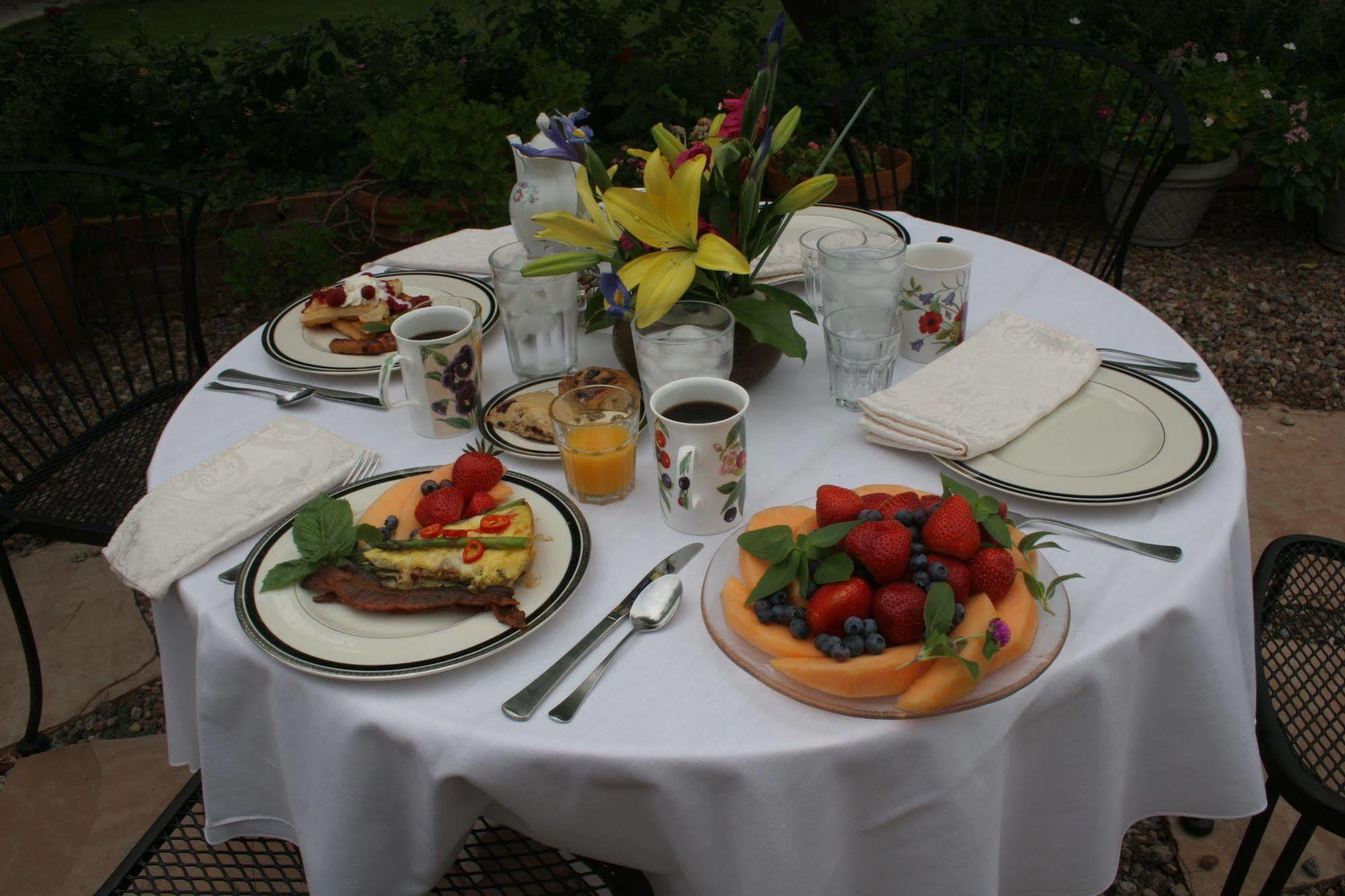 Mon Ami Bed&Breakfast Tucson Exterior foto